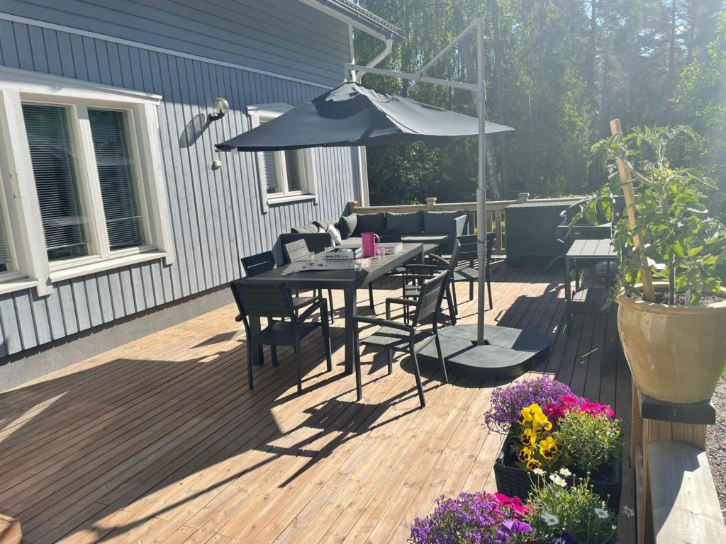 Pähkinärinne, terassi